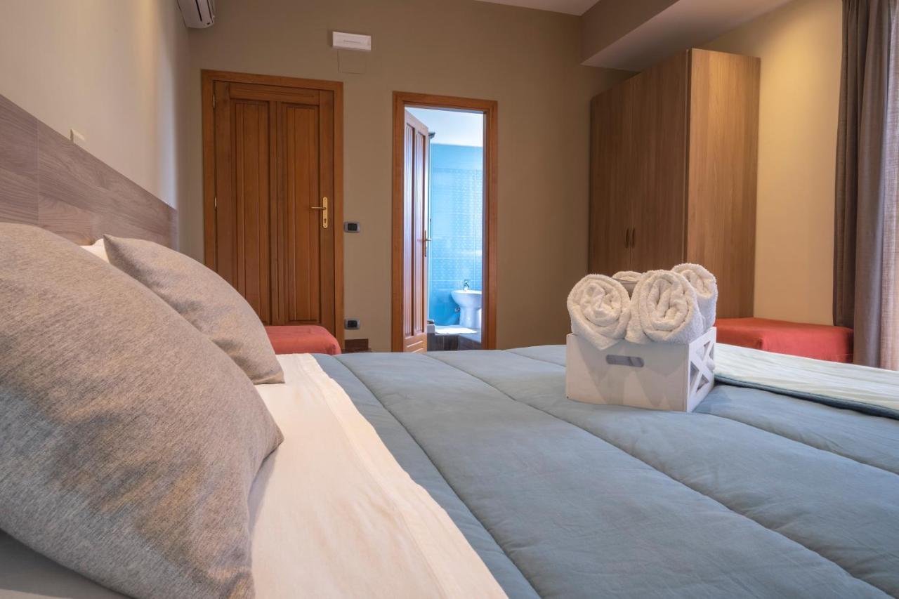 B&B A Due Passi Dal Mare Caulonia Marina Ngoại thất bức ảnh