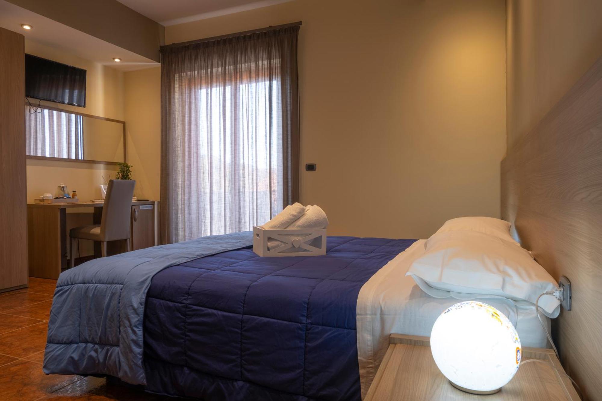 B&B A Due Passi Dal Mare Caulonia Marina Ngoại thất bức ảnh