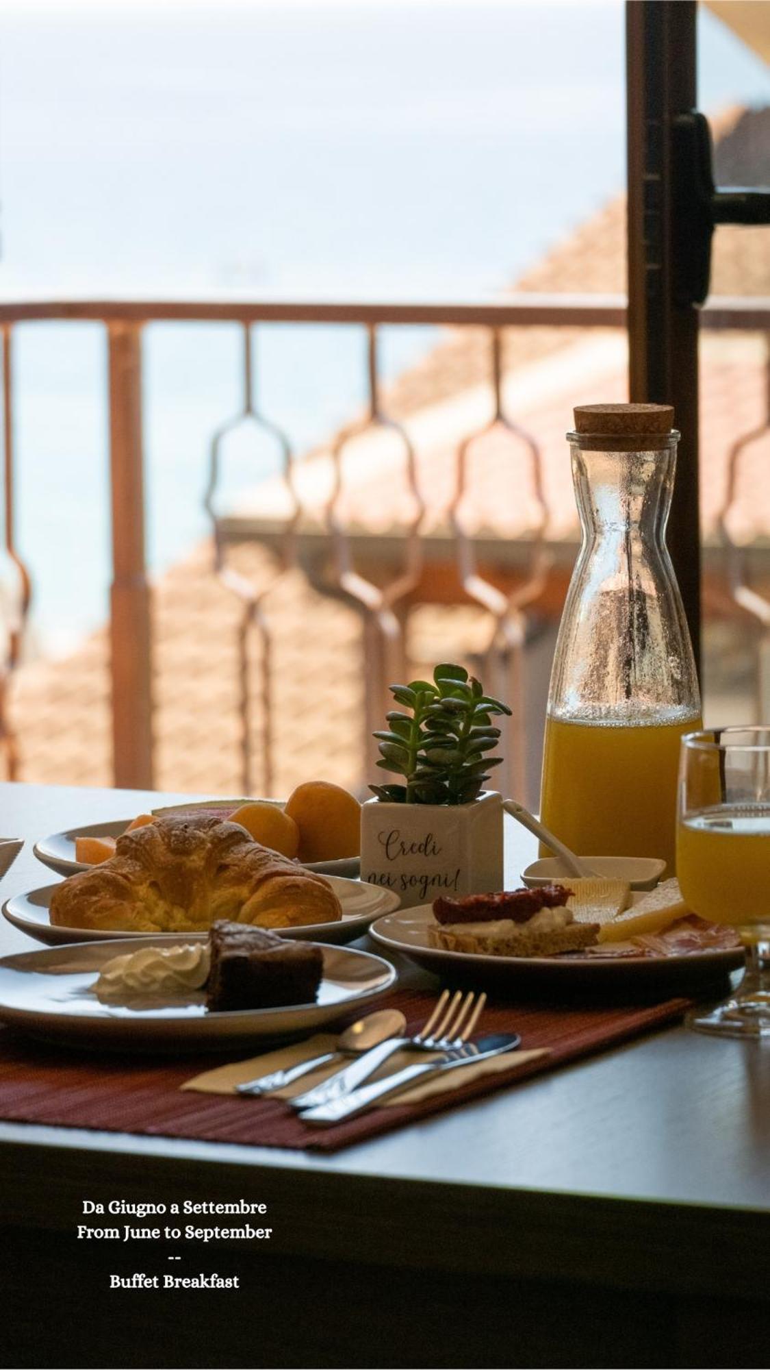 B&B A Due Passi Dal Mare Caulonia Marina Ngoại thất bức ảnh