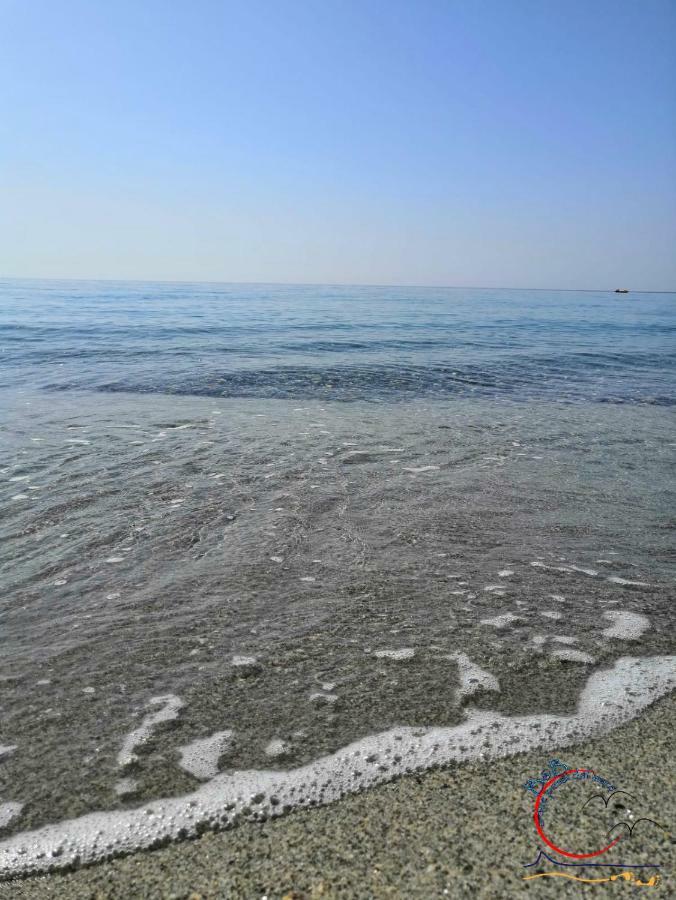 B&B A Due Passi Dal Mare Caulonia Marina Ngoại thất bức ảnh